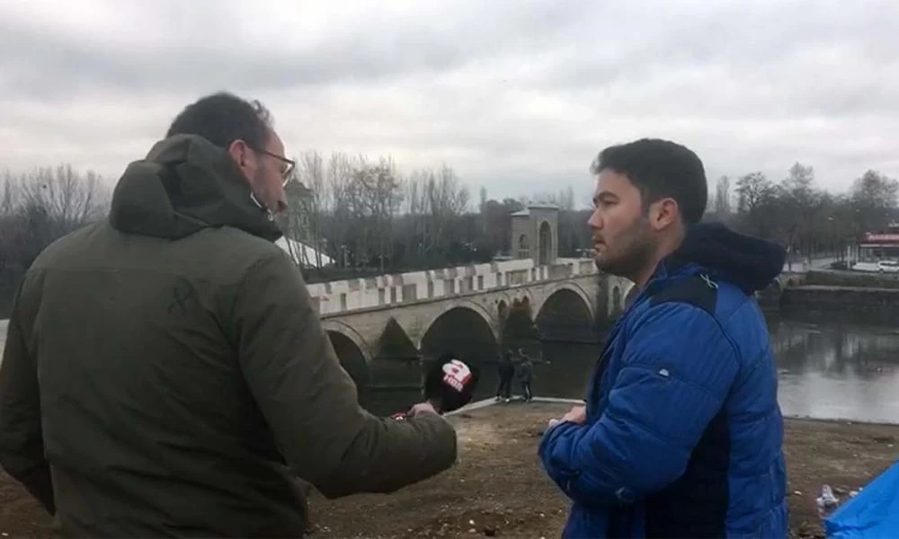 Βίντεο-ντοκουμέντο: Τούρκος δημοσιογράφος πιέζει μετανάστη να περάσει τον Έβρο